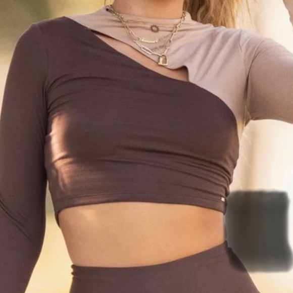 Women’s Sommer Ray Soft Cut-Out Colour Block Cropped Top - Picture 8 of 8